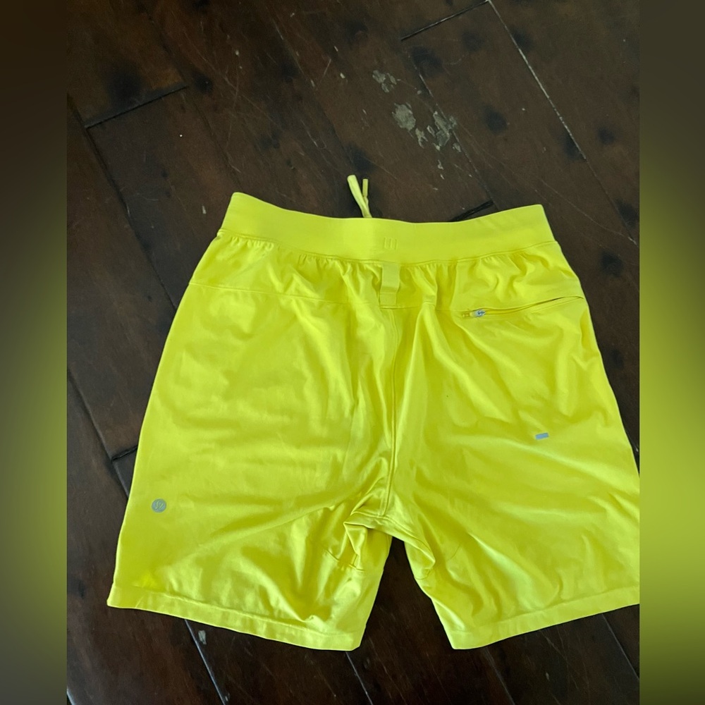 Lululemon men’s yellow shorts